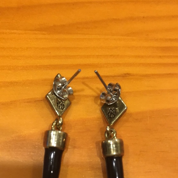 HOUSE OF HARLOW: Rift Valley Drop in Black - Picture 4 of 4